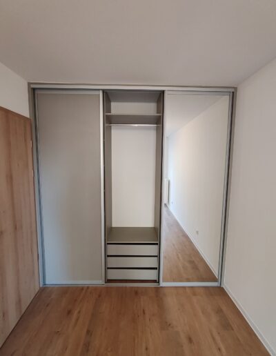 Tükör tolóajtós szekrény butorter