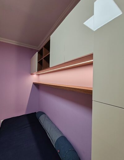 elembe mart vilagítás lebegő polccal